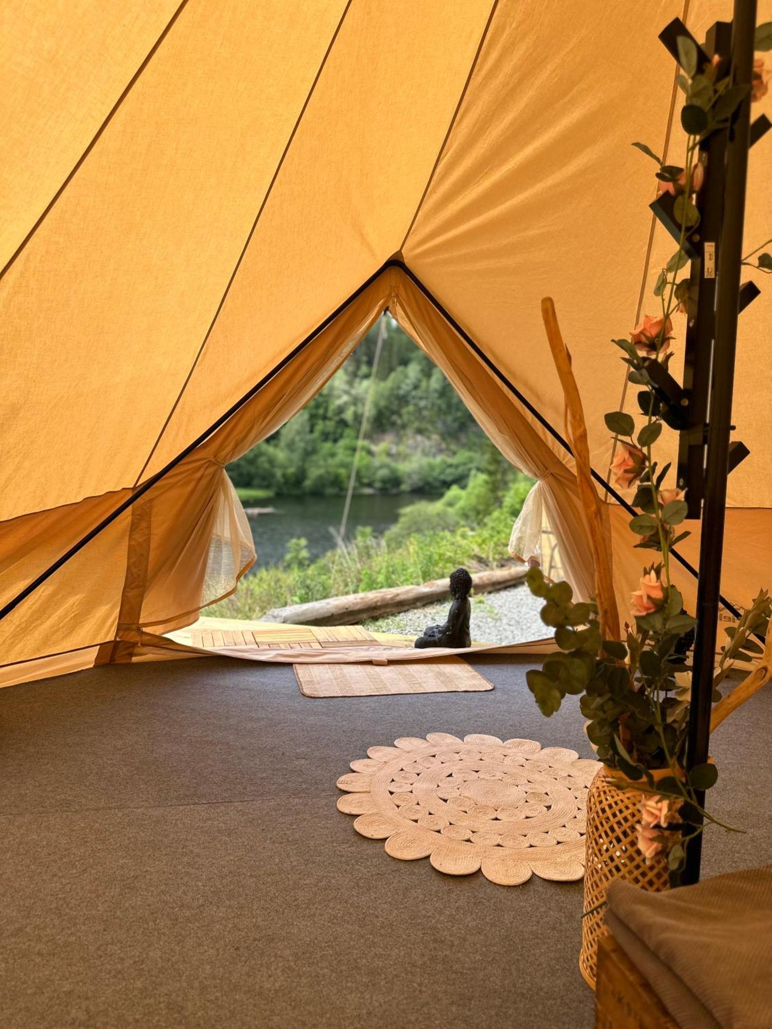 Glamping On Idyllic Lake, Paddle Boards & Rowboat Porsgrunn Exterior foto
